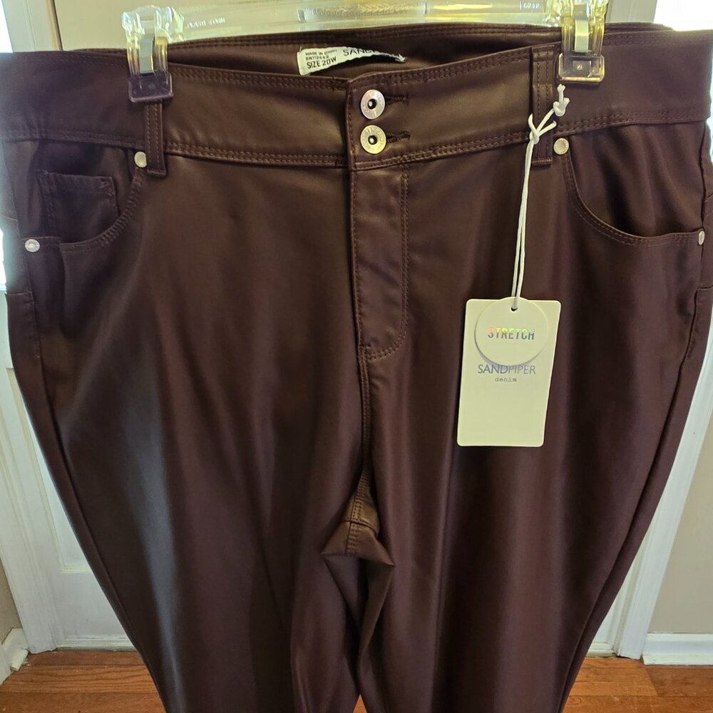 Sandpiper 20W in faux chocolate brown leather, with zip front - Picture 2 of 4